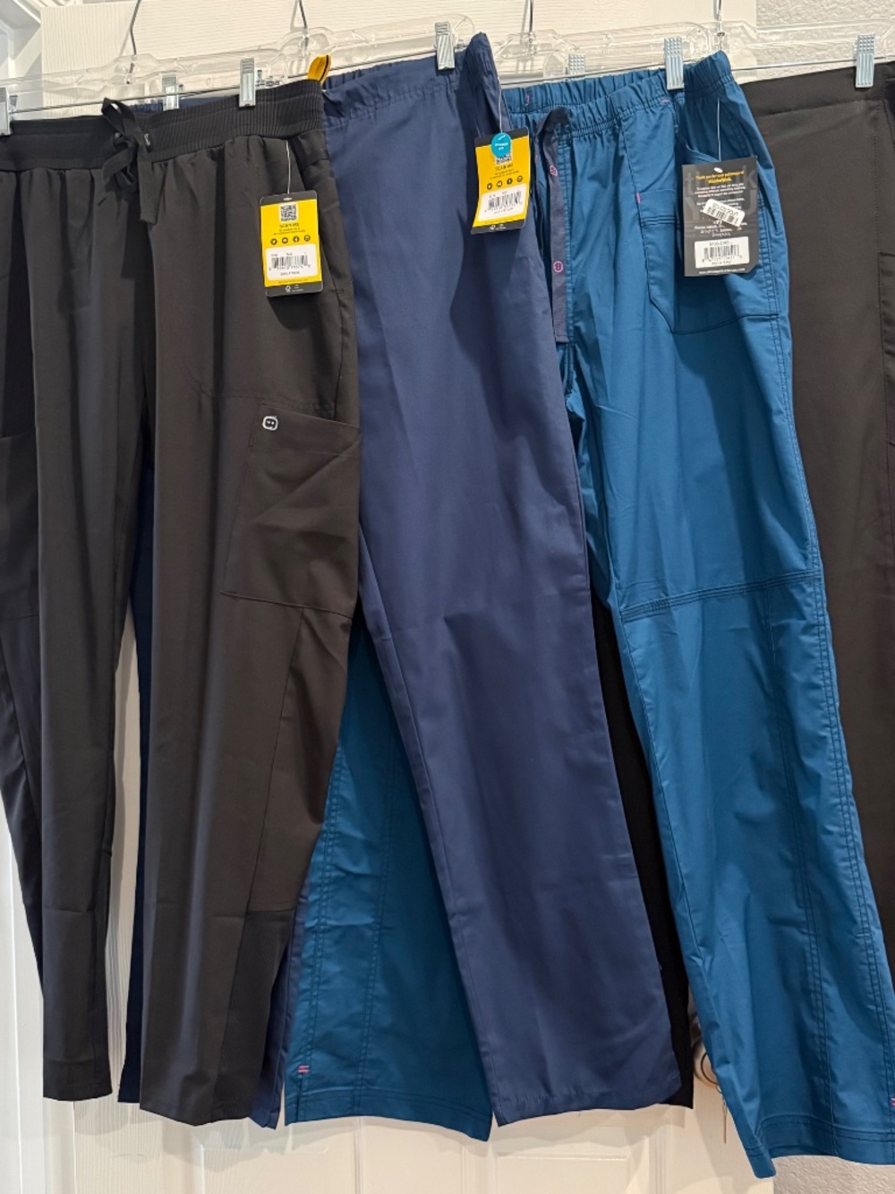 NWT (3) NWOT (1) Bundle Lot of 4 Women's Size Large Wonder Wink Scrub Pants